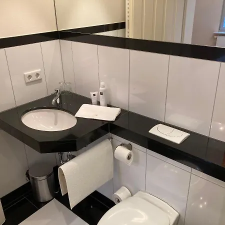 Cafe & Knoesel Апартаменты *