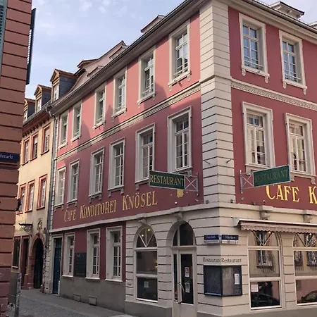 Cafe & Knoesel Апартаменты *