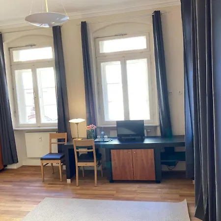 Апартаменты Cafe & Knoesel