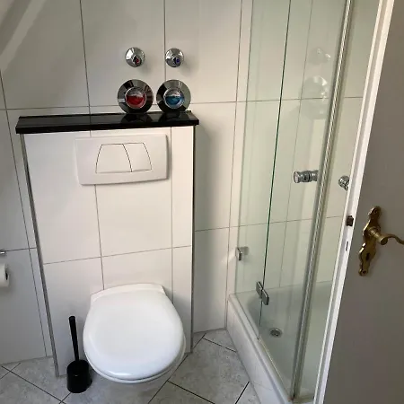 Апартаменты Cafe & Knoesel