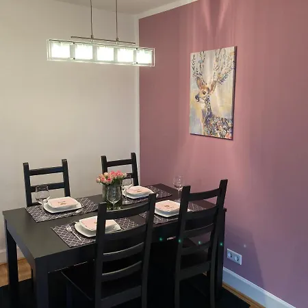 Cafe & Knoesel Апартаменты *