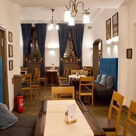 Cafe & Knoesel Apartment *