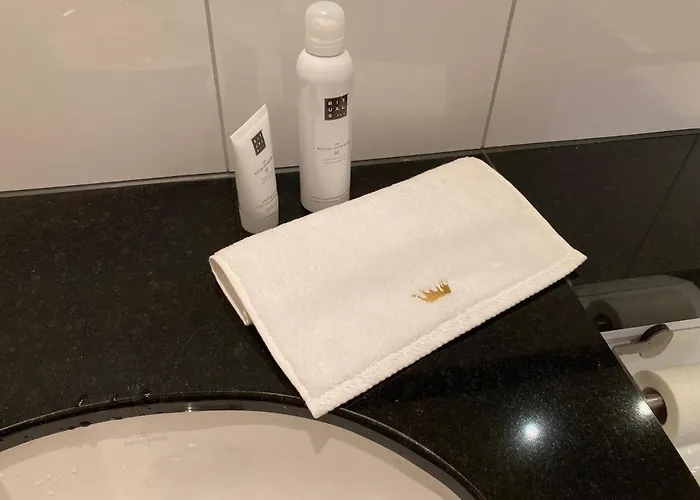 Apartment Cafe & Knoesel *