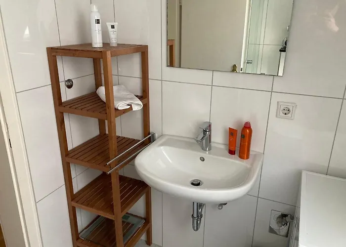 Apartment Cafe & Knoesel *