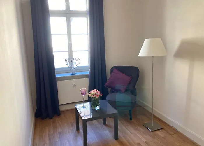 Apartment Cafe & Knoesel *