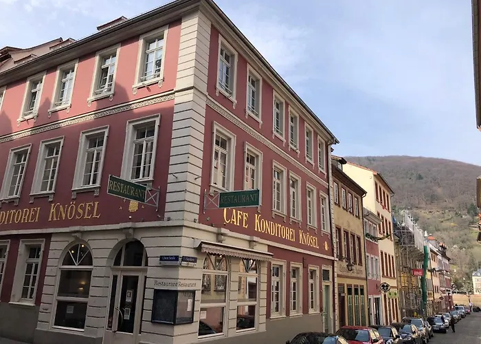 Apartment Cafe & Knoesel