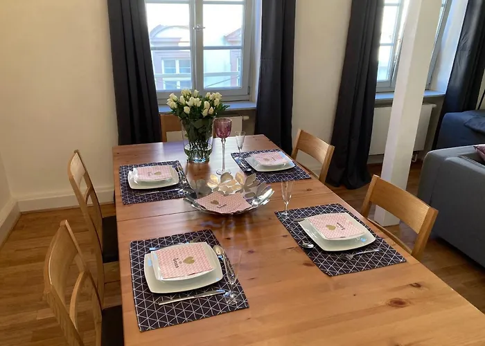 Apartment Cafe & Knoesel