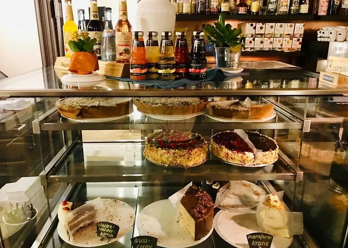 Apartment Cafe & Knoesel *